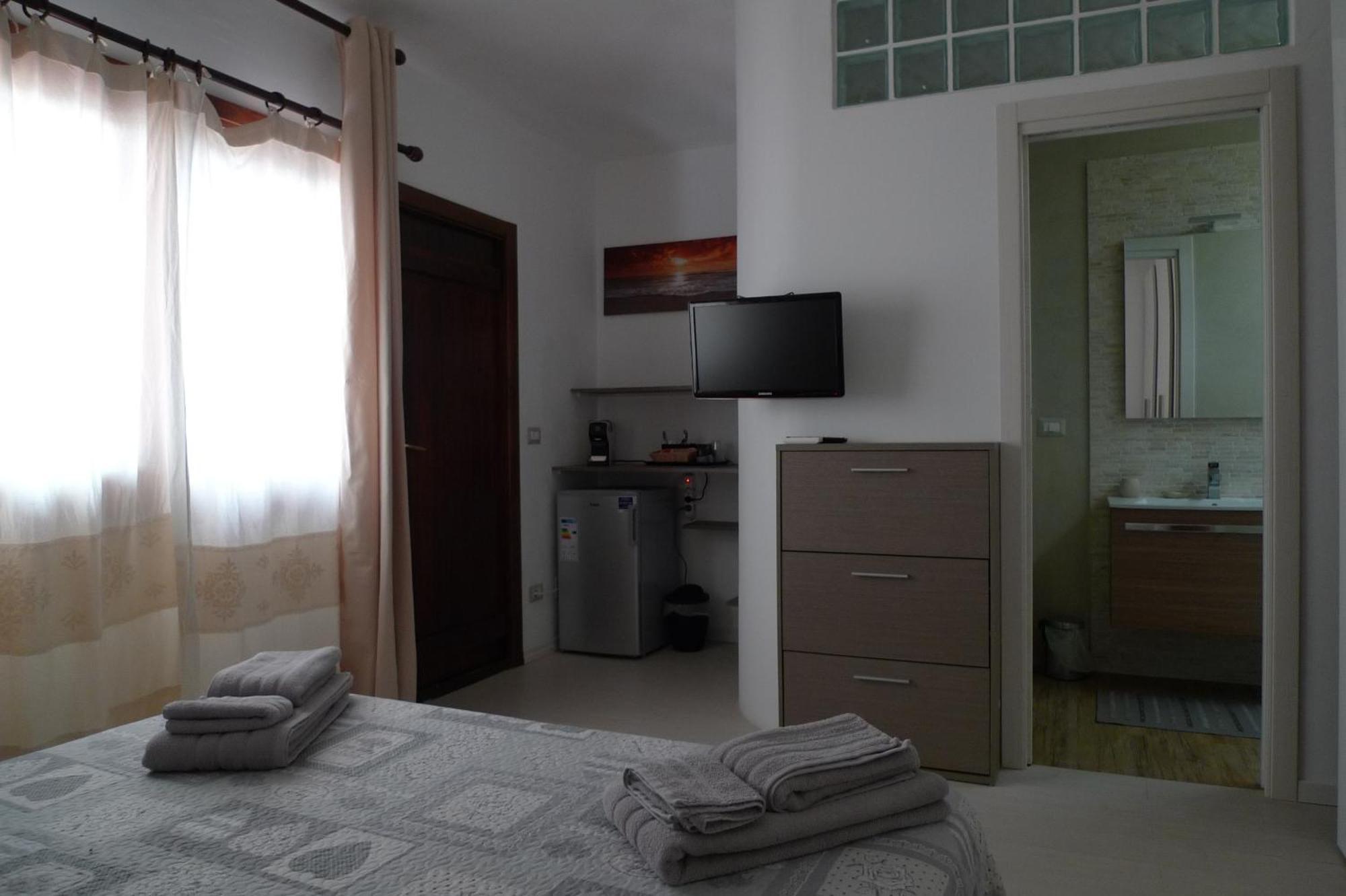 Villaggio Est Affittacamere San Teodoro  Cameră foto
